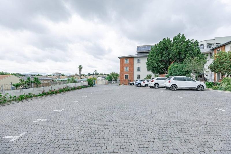 1 Bedroom Property for Sale in Bellair Western Cape